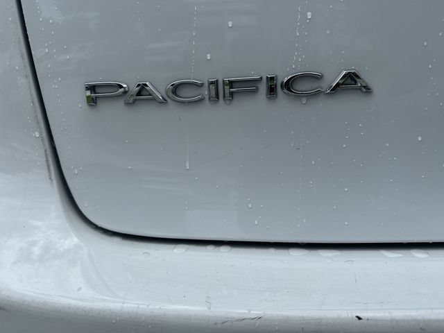 Used 2024 Chrysler Pacifica Touring FWD image 37