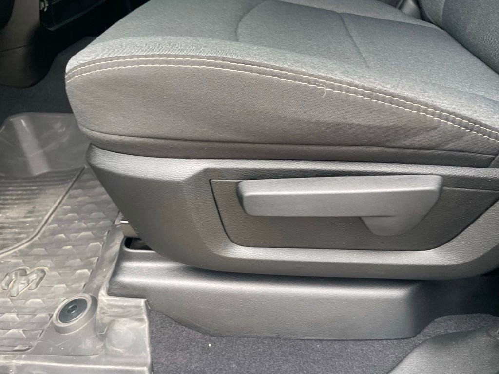 Used 2024 RAM 2500 Tradesman w/ Chrome Appearance Group image 12