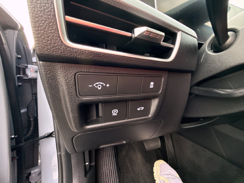 Used 2025 Hyundai Sonata SEL FWD image 16