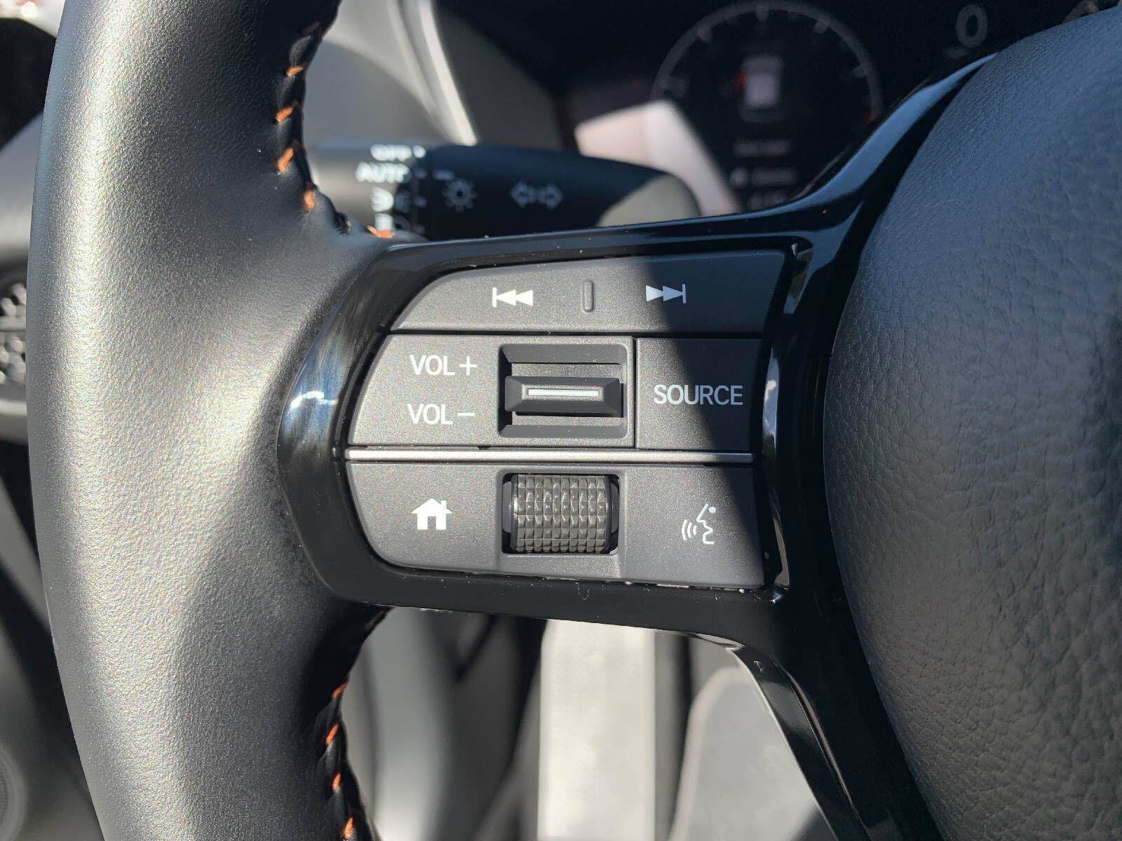 Certified 2025 Honda HR-V Sport image 15