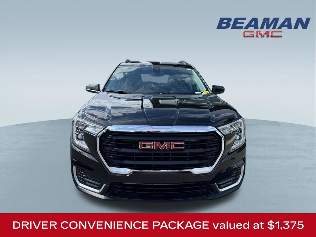 Used 2022 GMC Terrain SLE w/ Driver Convenience Package FWD image 2