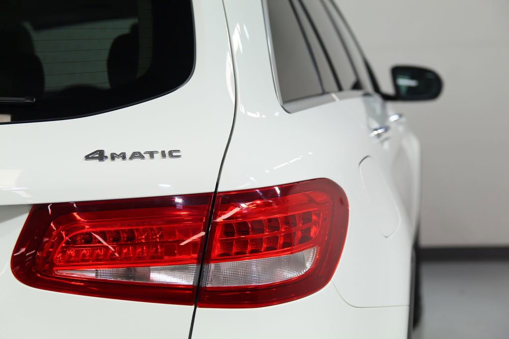 Used 2018 Mercedes-Benz GLC 300 4MATIC image 16