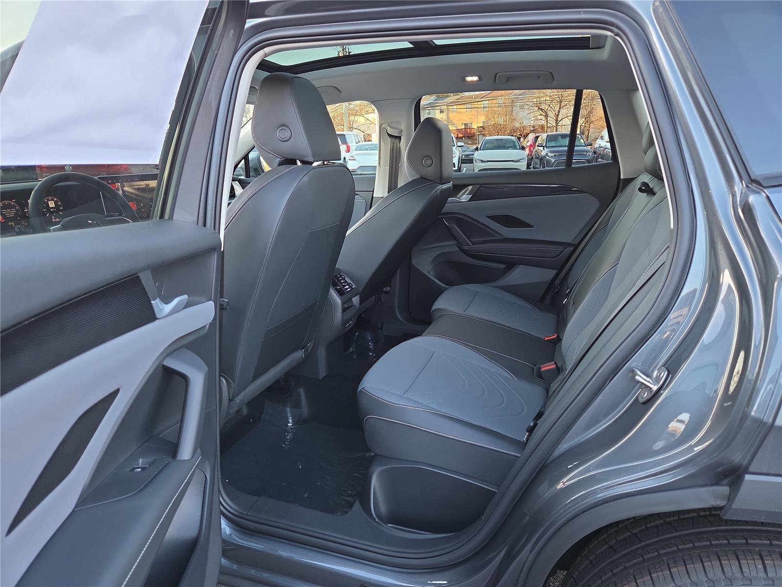 New 2026 Volkswagen Tiguan SE AWD/4WD image 24