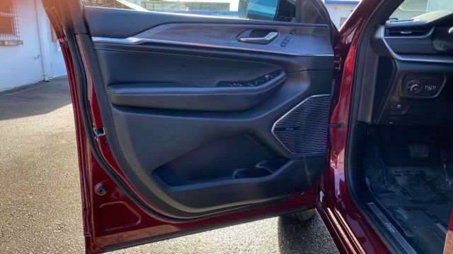 Used 2022 Jeep Grand Cherokee L Overland w/ Luxury Tech Group IV image 13