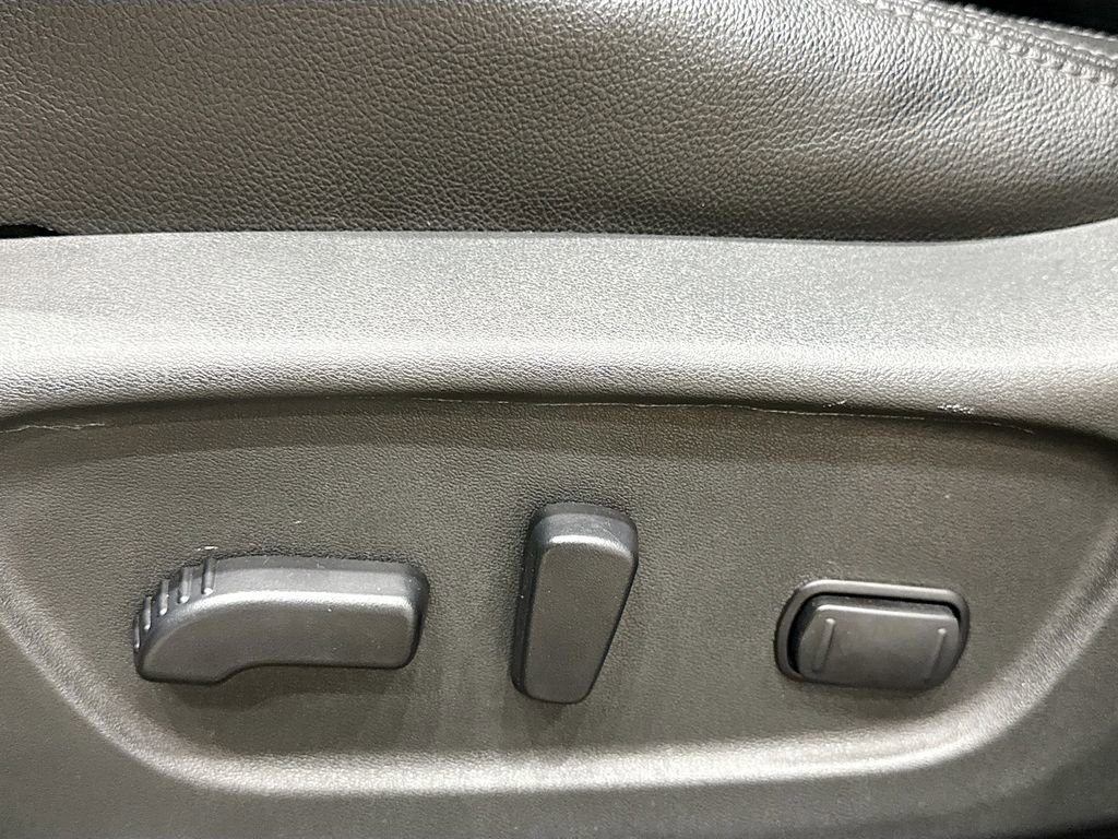 Used 2020 Nissan Rogue SL image 19