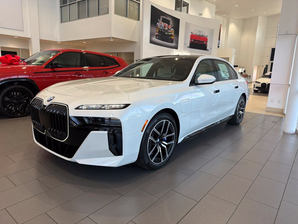 New 2026 BMW 750e xDrive w/ Executive Package