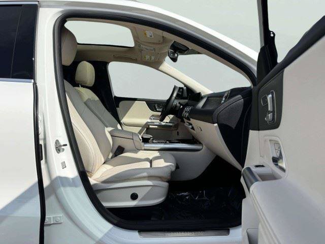 Used 2023 Mercedes-Benz GLA 250 w/ Premium Package image 45