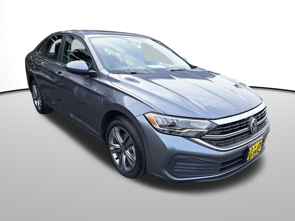 Used 2024 Volkswagen Jetta SE image 3