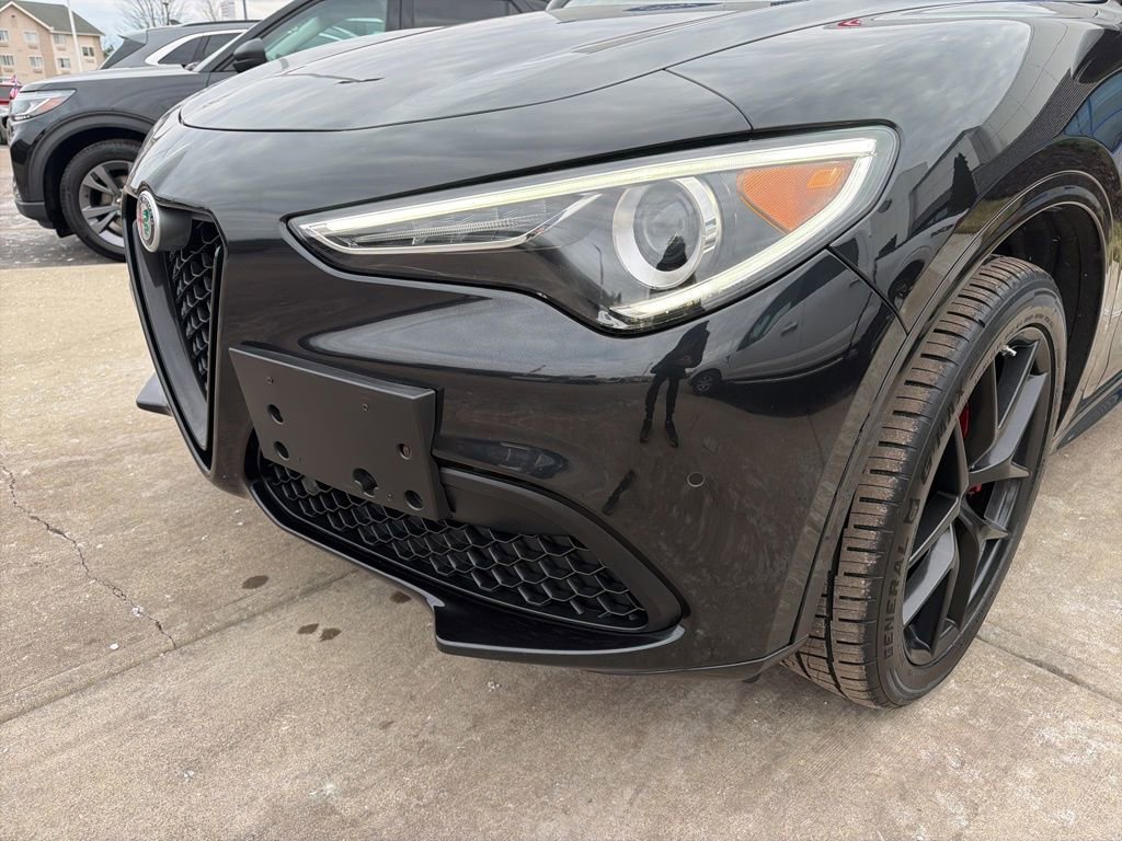 Used 2020 Alfa Romeo Stelvio Ti Sport w/ Quick Order Package 22S Sport image 11