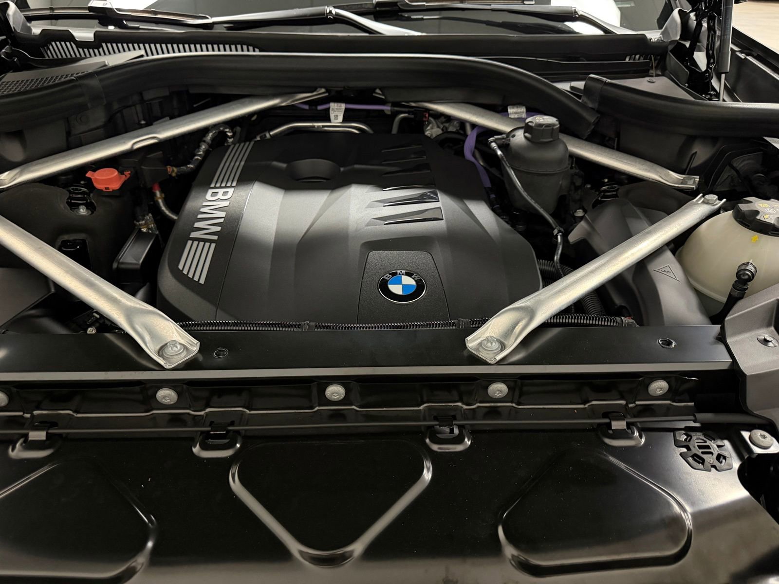 Used 2025 BMW X7 xDrive40i w/ Executive Package image 41