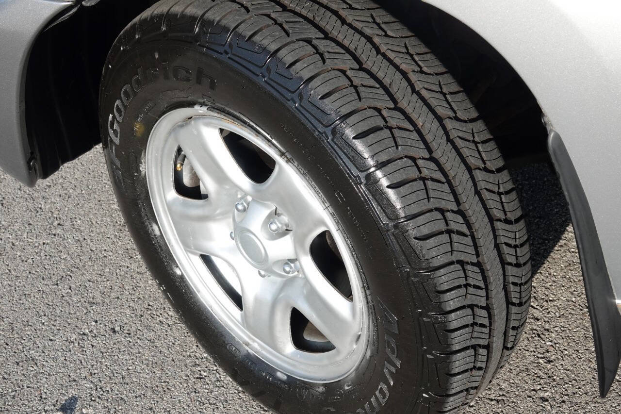 Used 2003 Toyota RAV4 4WD image 46