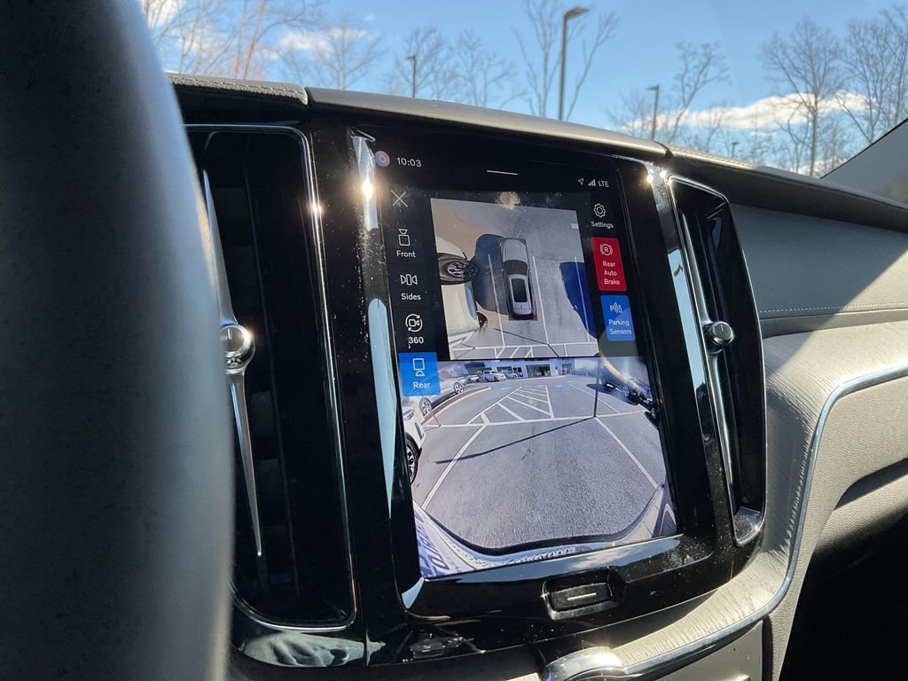 Certified 2025 Volvo XC60 B5 Ultra image 27