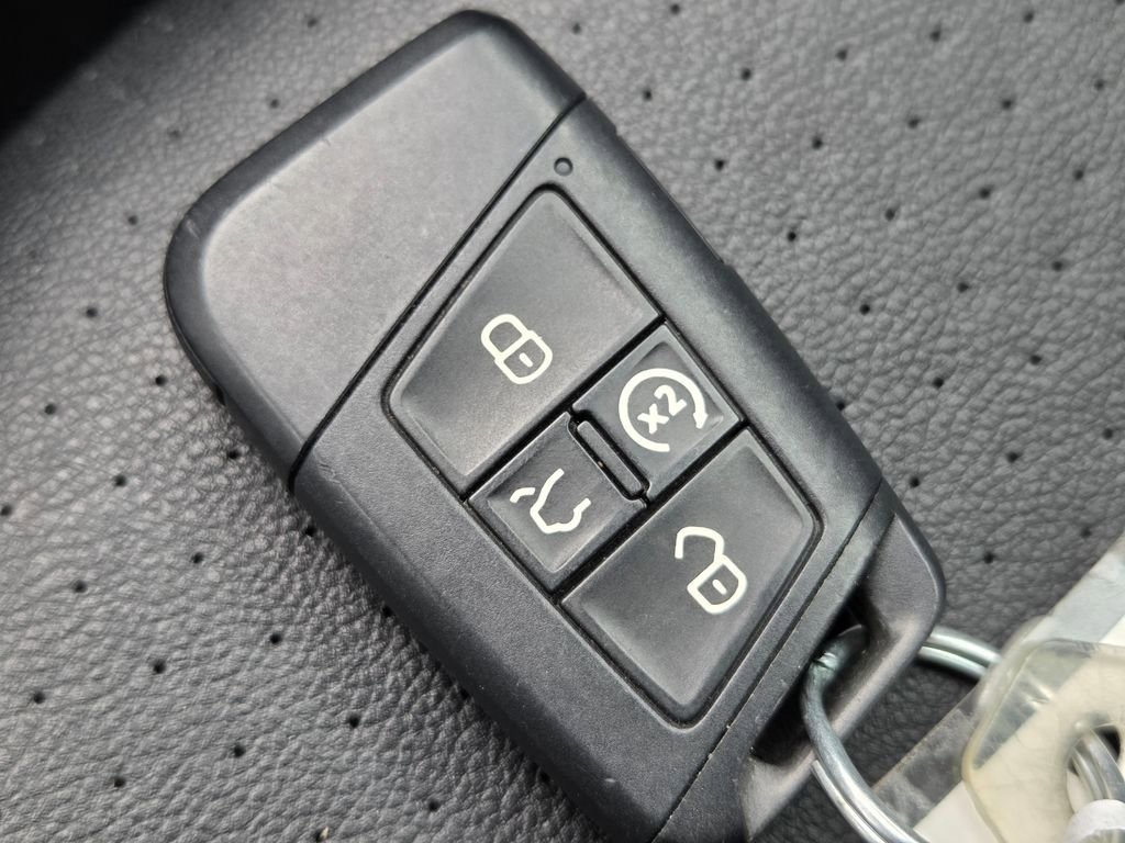 Used 2018 Volkswagen Atlas SEL w/ R-Line Package FWD image 39