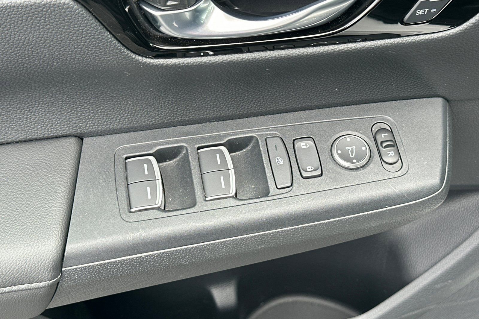 Used 2024 Honda CR-V EX-L image 15