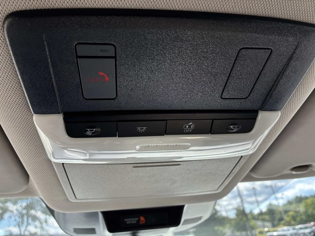 Used 2024 Nissan Rogue SV AWD/4WD image 42