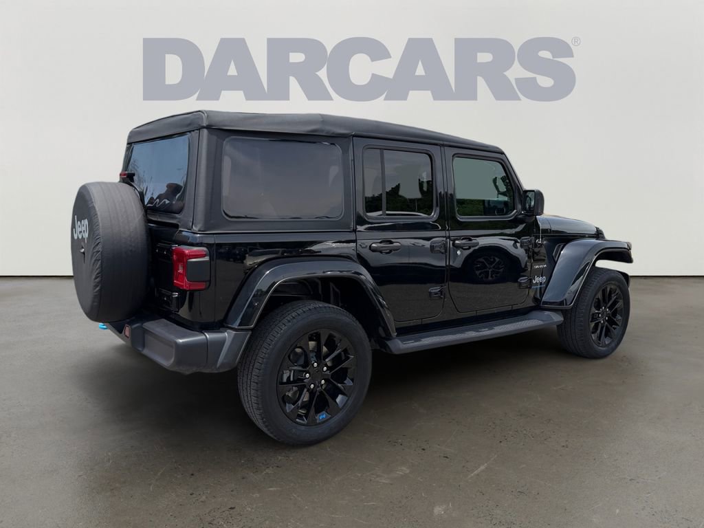 Used 2023 Jeep Wrangler Unlimited Sahara w/ Cold Weather Group AWD/4WD image 7