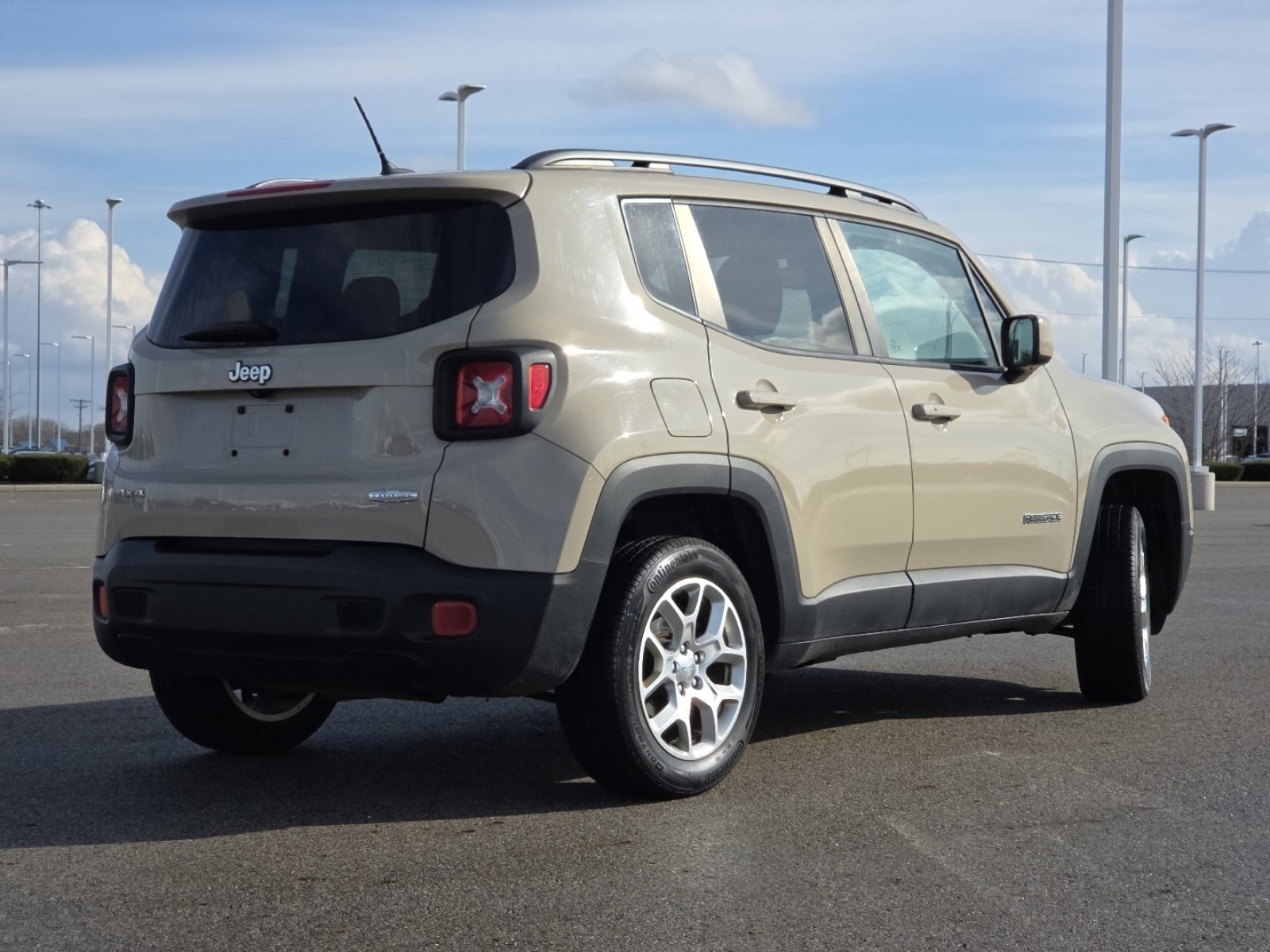Used 2016 Jeep Renegade Latitude image 18