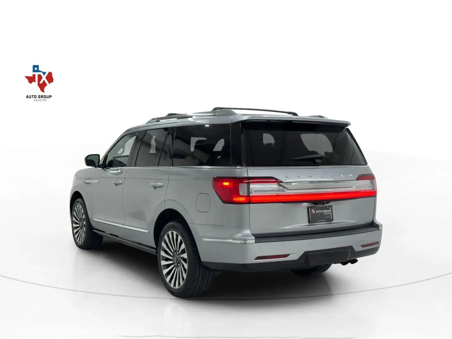 Used 2021 Lincoln Navigator Reserve w/ Luxury Package image 4
