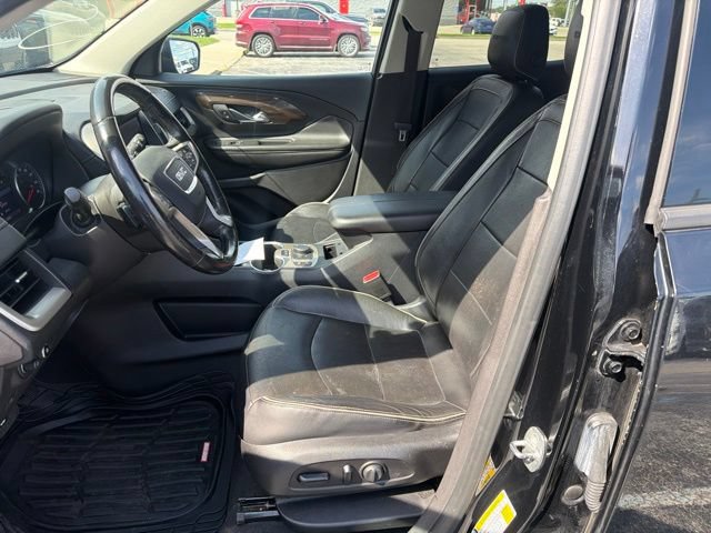 Used 2020 GMC Terrain Denali w/ Denali Premium Package AWD/4WD image 14