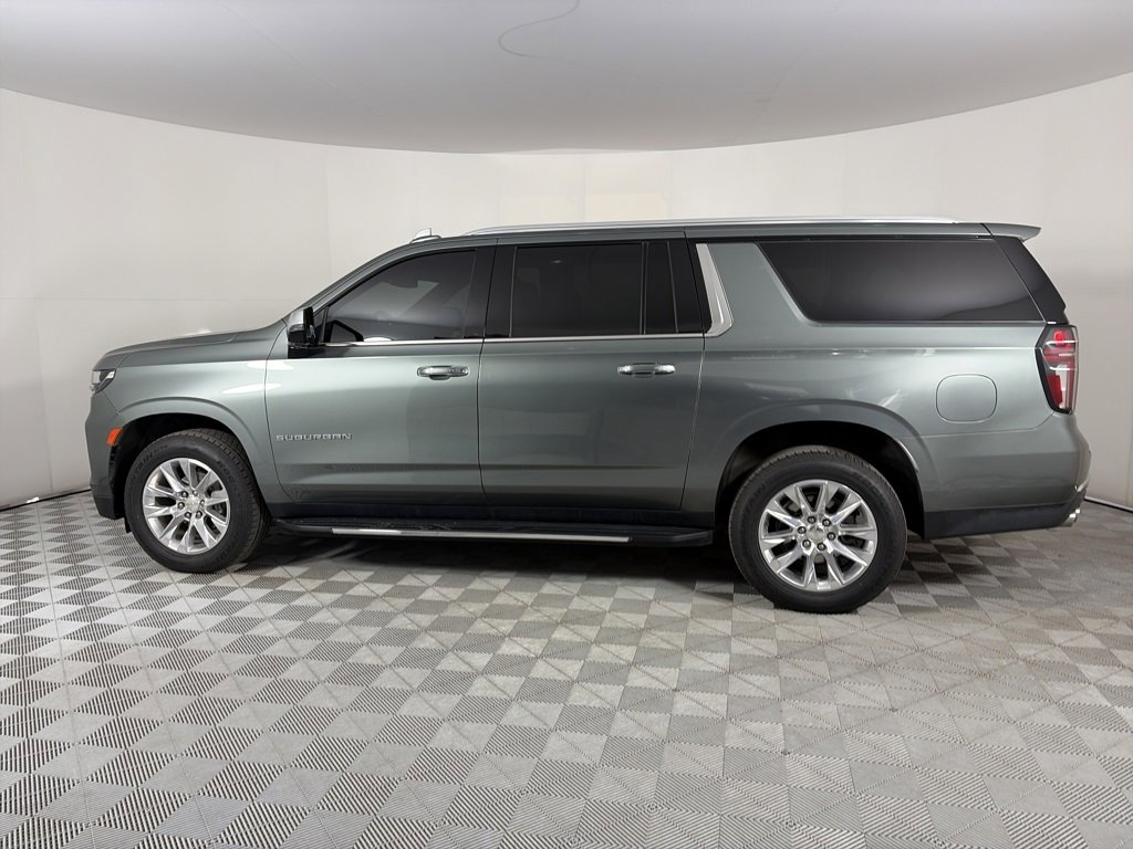Used 2023 Chevrolet Suburban Premier image 4
