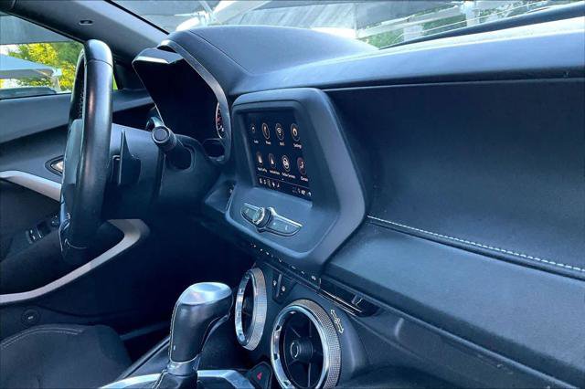 Used 2021 Chevrolet Camaro LT RWD image 17