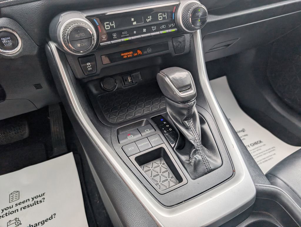 Used 2019 Toyota RAV4 XLE Premium FWD image 1