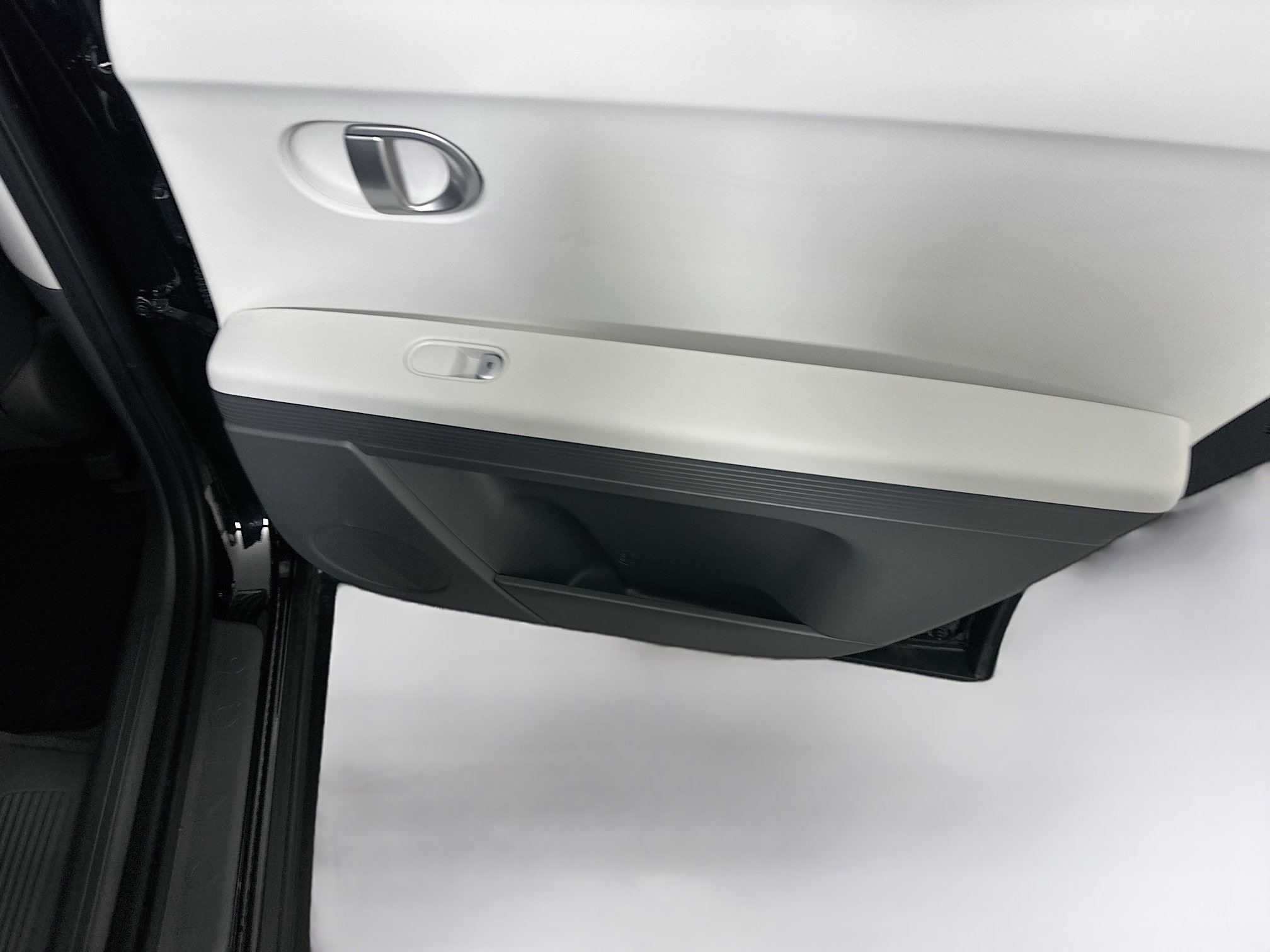 Used 2024 Hyundai Ioniq 5 SE image 28