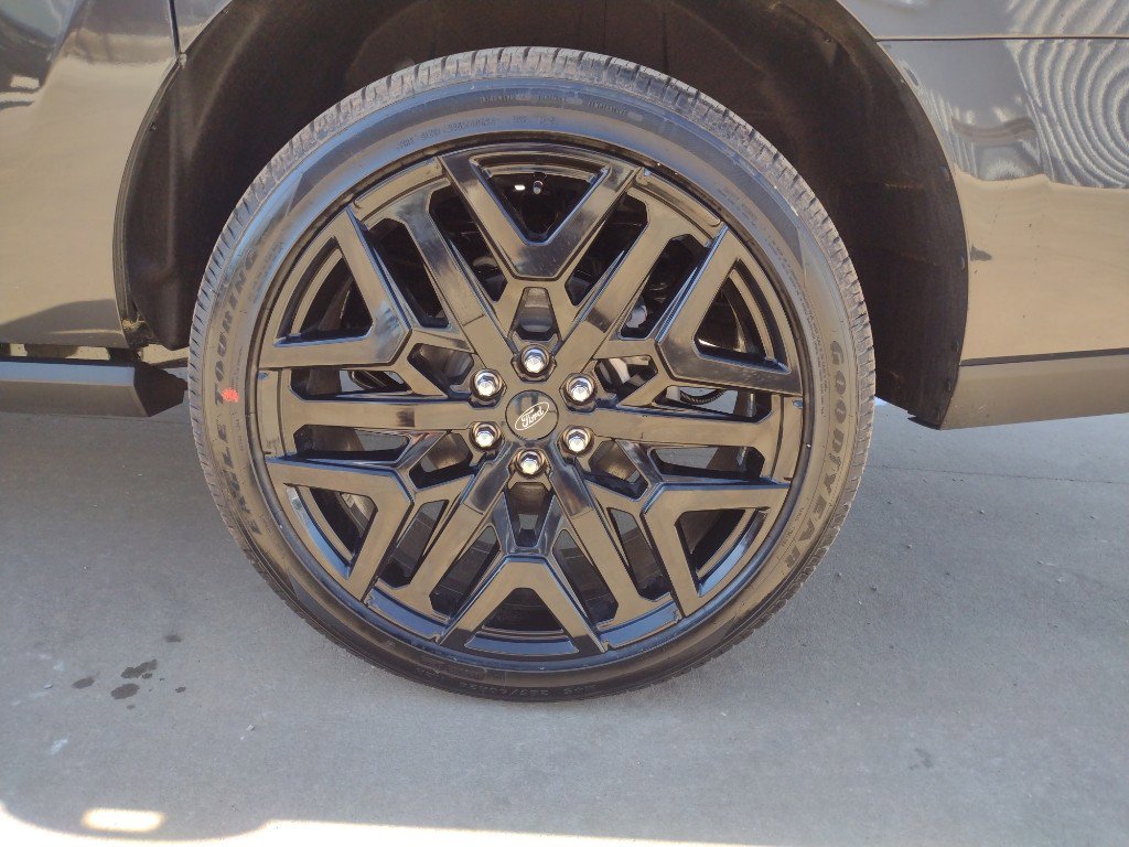 New 2026 Ford Expedition Max Platinum w/ Stealth Performance Package image 8