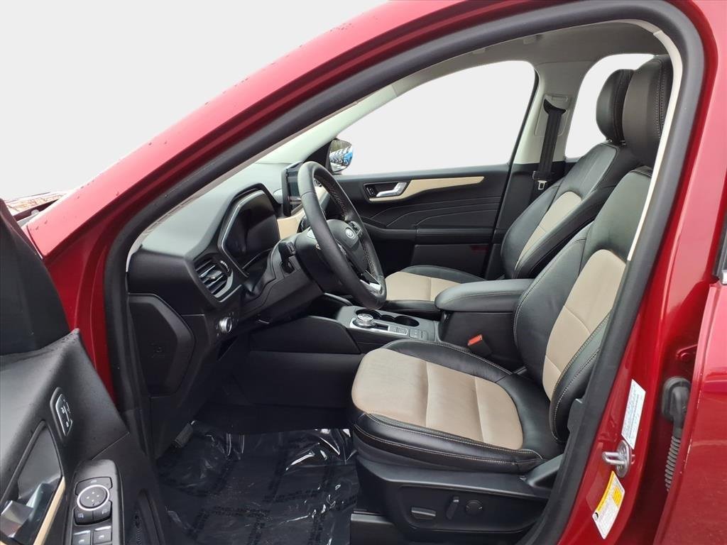 Used 2021 Ford Escape Titanium w/ Titanium Elite Package image 9