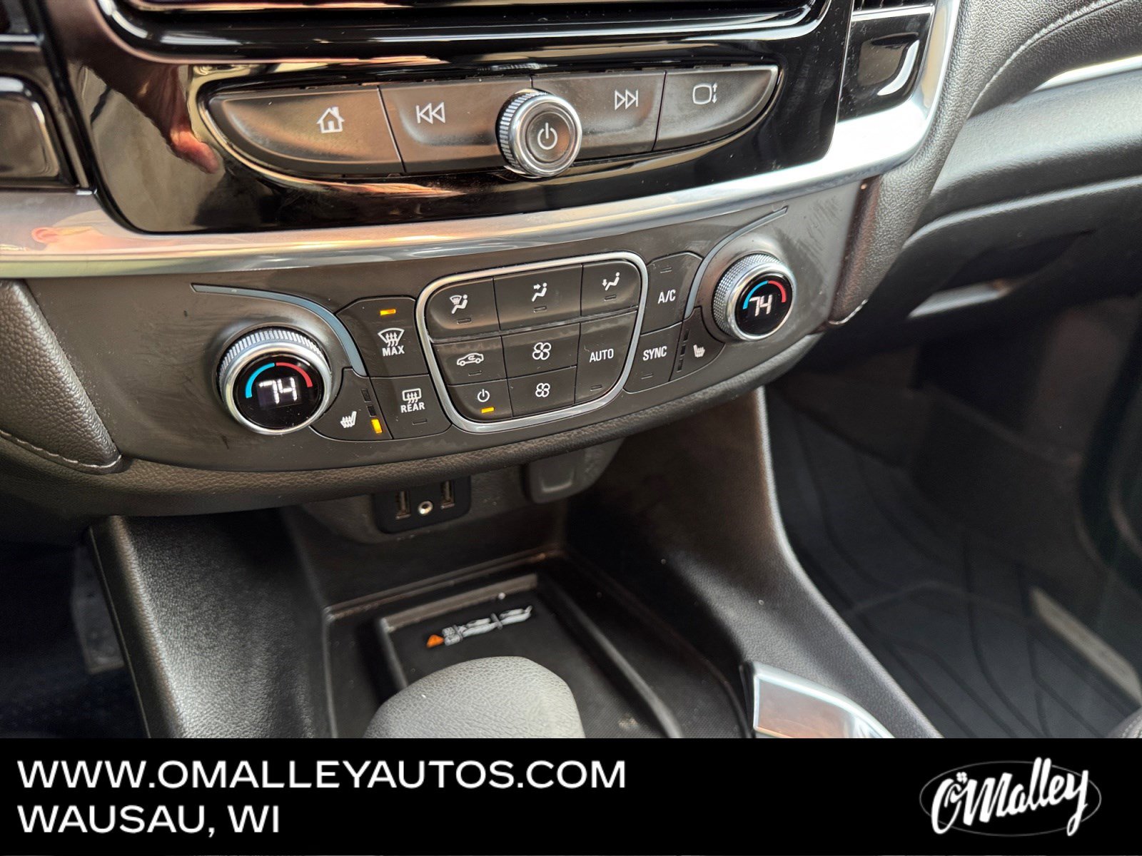 Used 2022 Chevrolet Traverse LT image 21