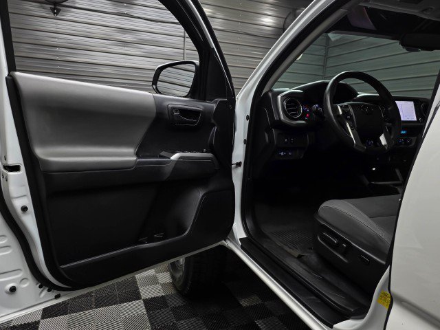 Used 2023 Toyota Tacoma SR5 AWD/4WD image 33