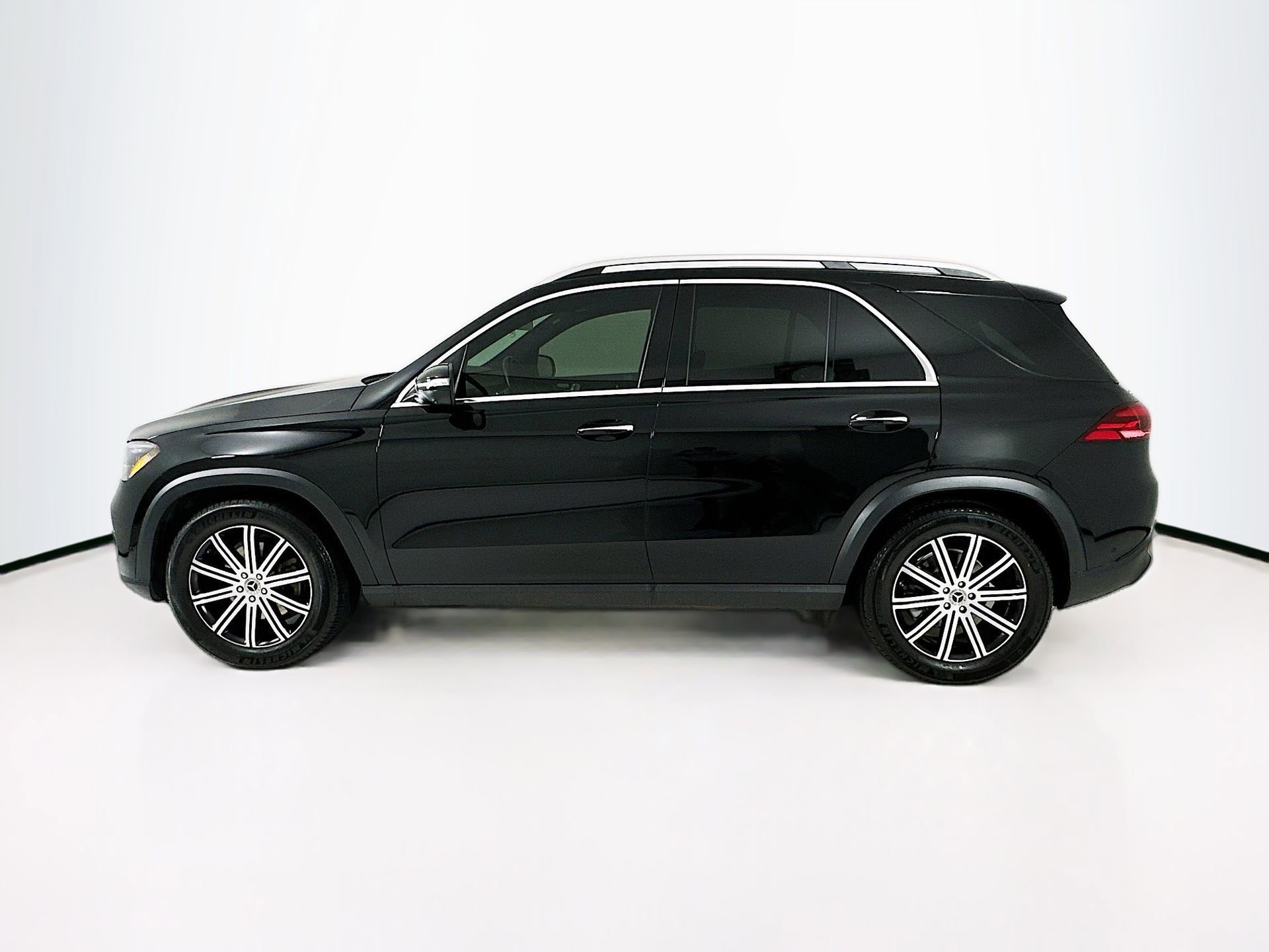 Used 2025 Mercedes-Benz GLE 350 4MATIC image 5