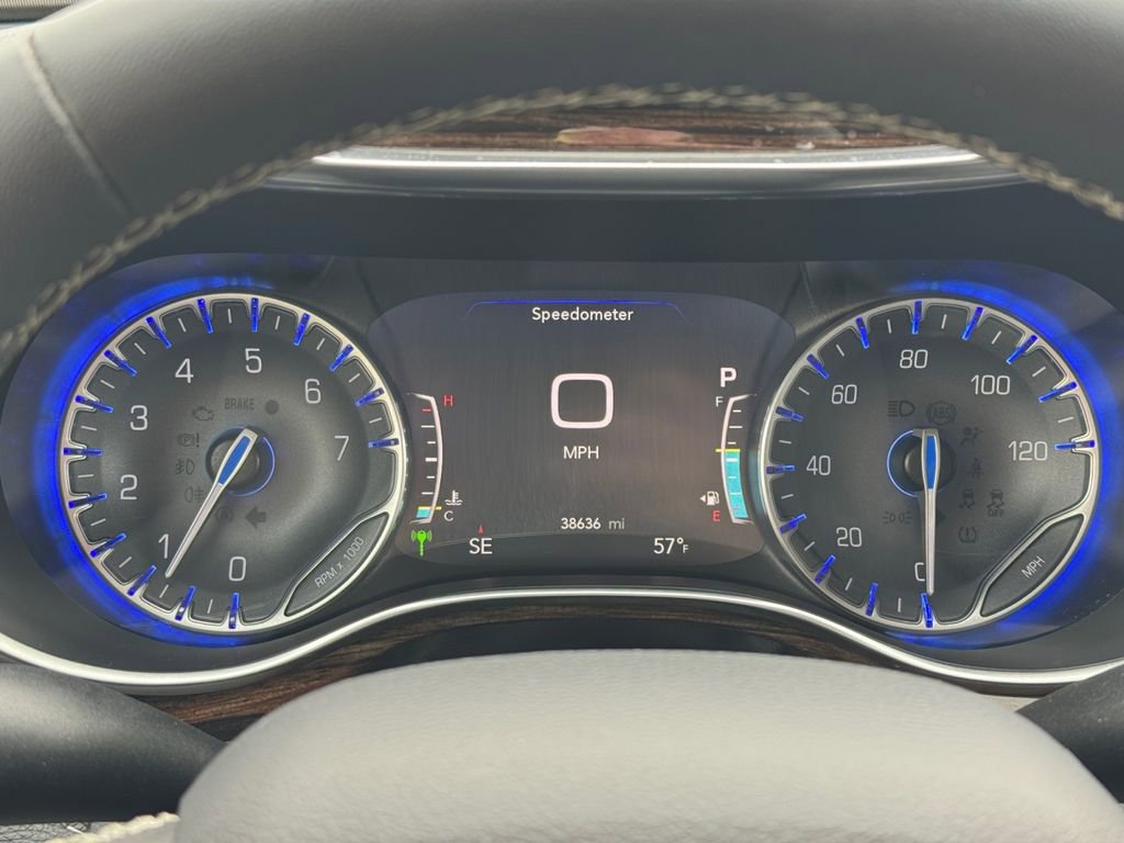 Used 2022 Chrysler Pacifica Limited w/ Uconnect Theater Family Group AWD/4WD image 14
