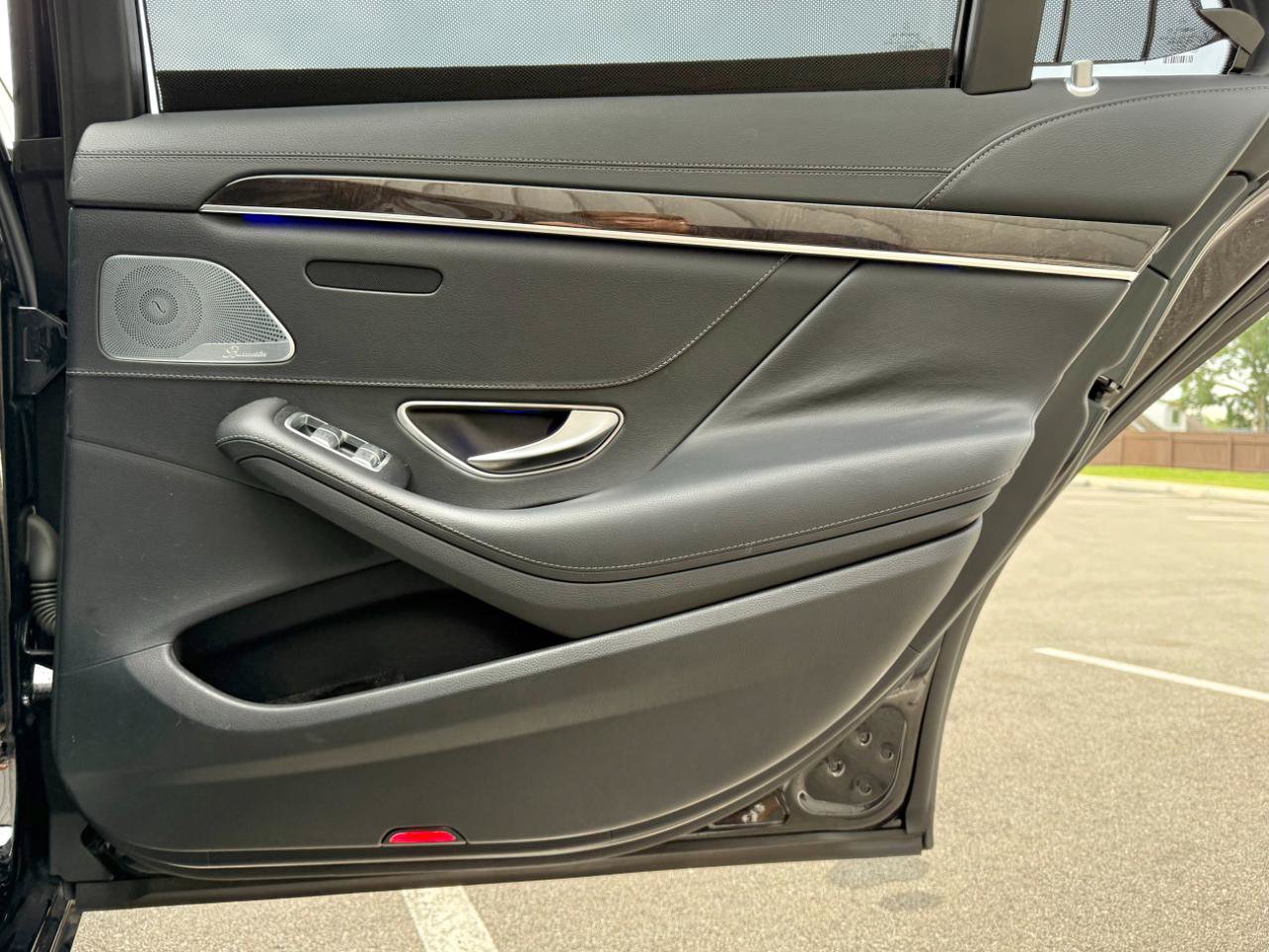 Used 2015 Mercedes-Benz S 550 Sedan image 23