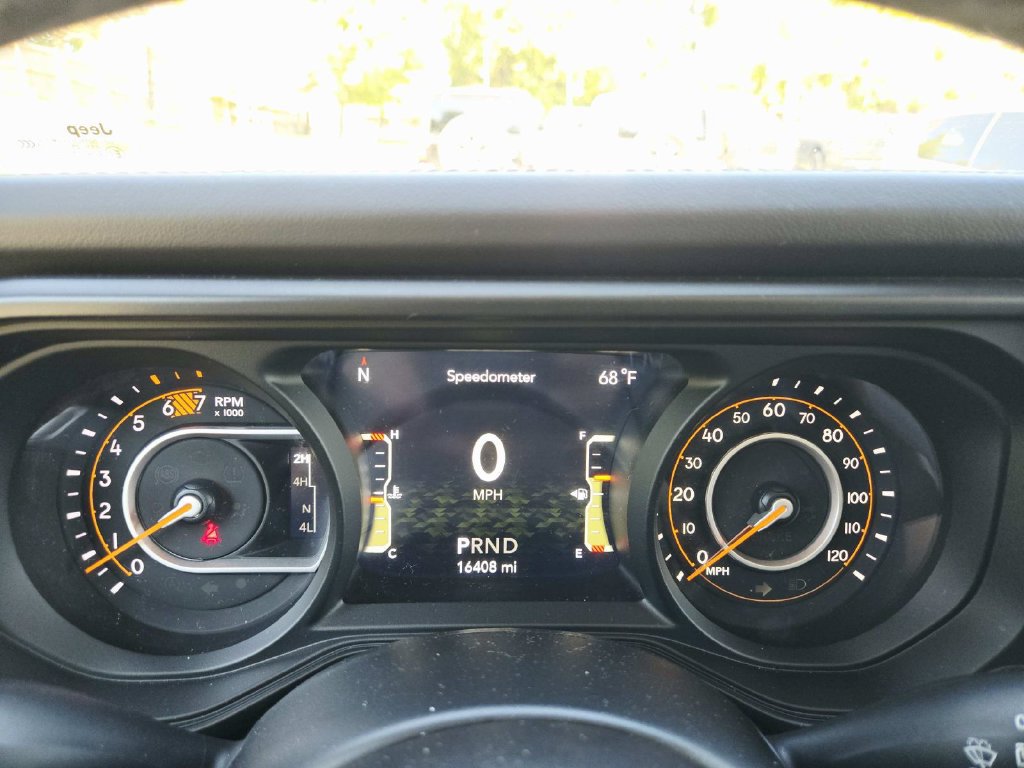 Certified 2026 Jeep Wrangler Unlimited Rubicon AWD/4WD image 23