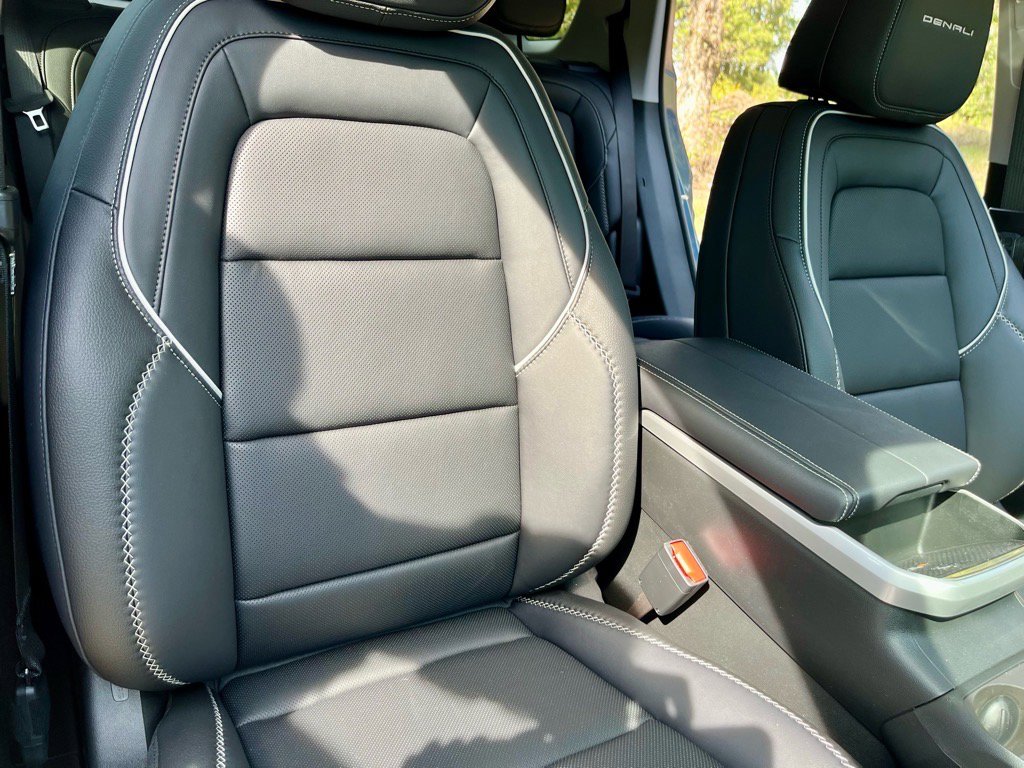 New 2026 GMC Terrain Denali w/ LPO, Floor Liner Package image 15