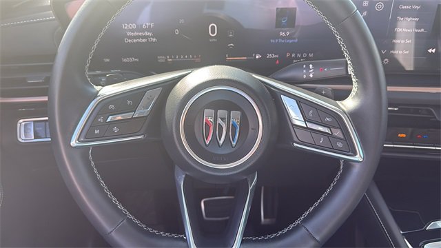 Certified 2025 Buick Envision Sport Touring image 15