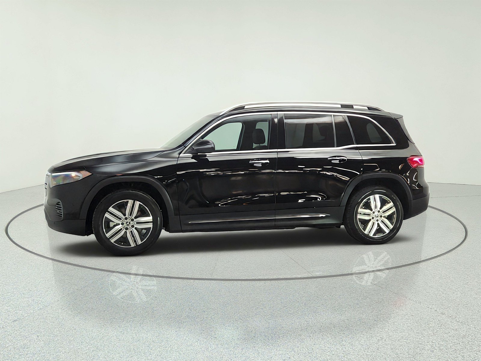 Used 2023 Mercedes-Benz EQB 300 4MATIC image 8
