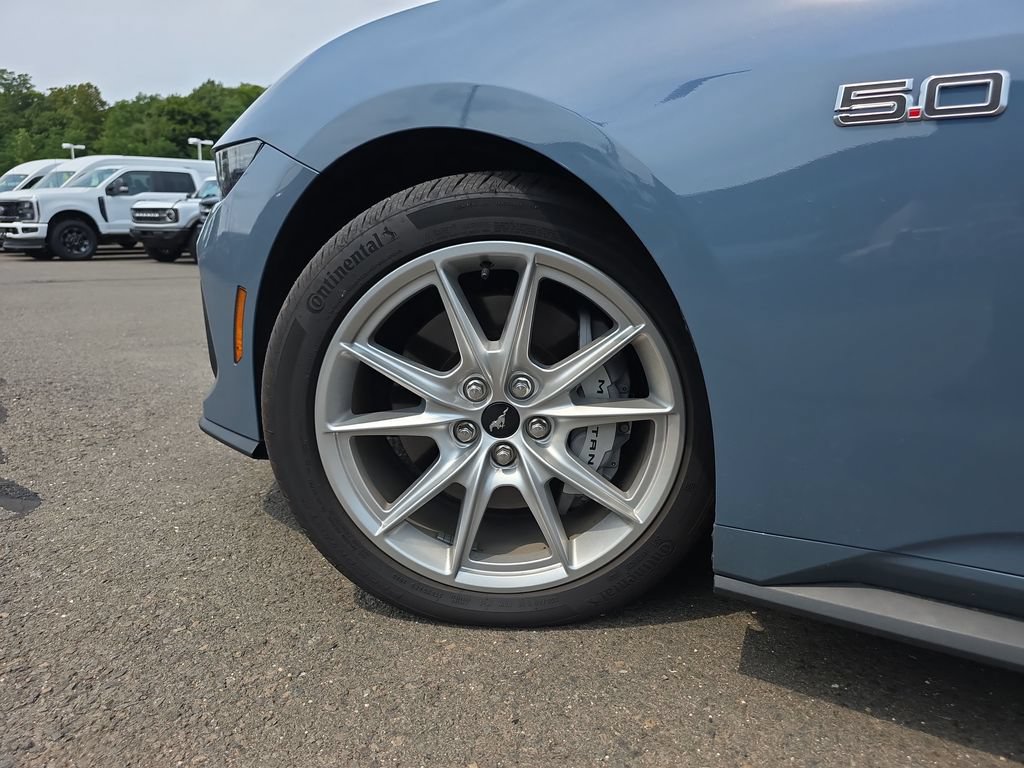 Used 2025 Ford Mustang GT Premium RWD image 13