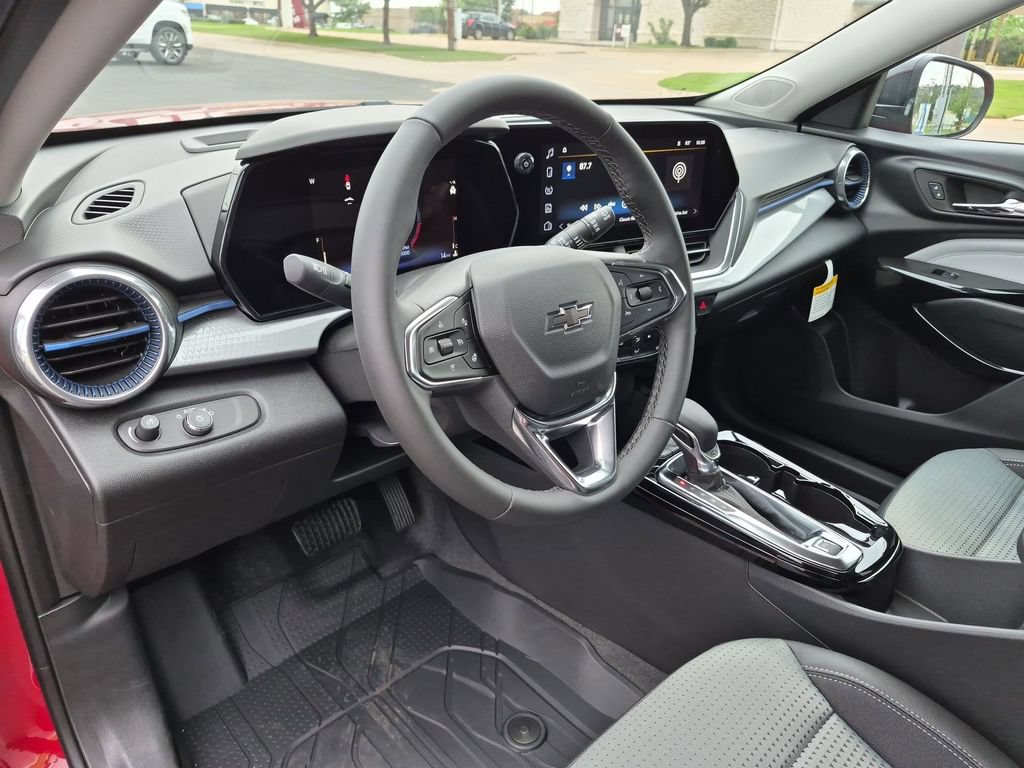 New 2026 Chevrolet Trax LT w/ Driver Confidence Package FWD image 9