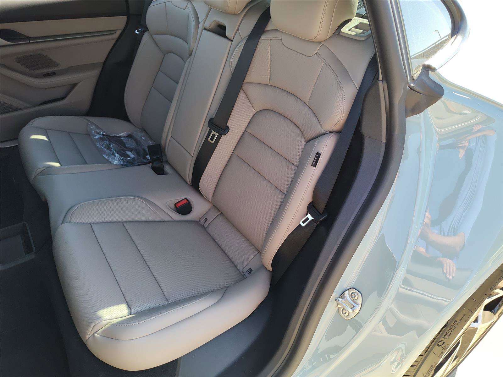 Used 2025 Porsche Taycan image 24