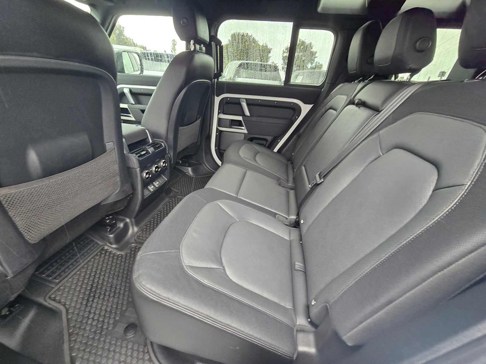 Used 2023 Land Rover Defender 110 X-Dynamic SE AWD/4WD image 20