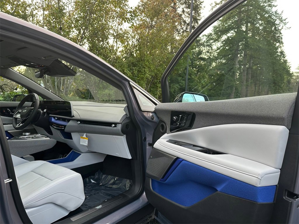 New 2026 Cadillac Optiq Luxury 2 image 11