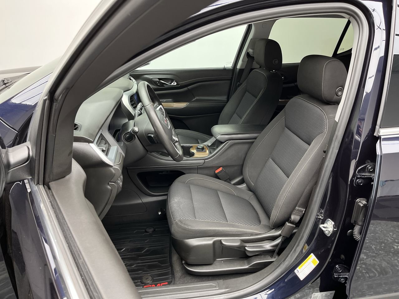Certified 2022 GMC Acadia SLE AWD/4WD image 9