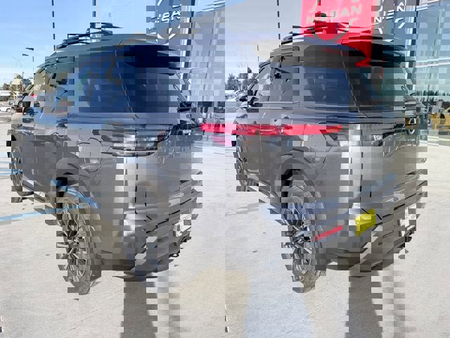 New 2026 Nissan Pathfinder Platinum image 6