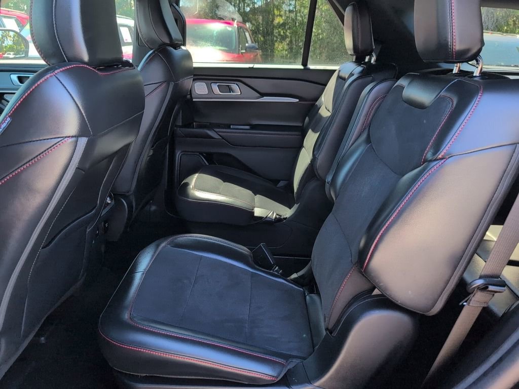 Certified 2025 Ford Explorer ST image 11