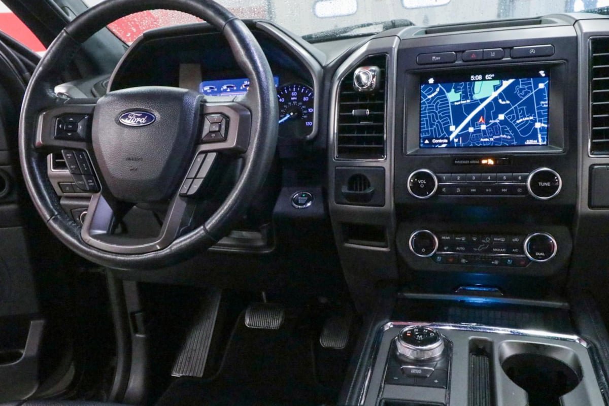 Used 2019 Ford Expedition XLT w/ Equipment Group 202A RWD image 25