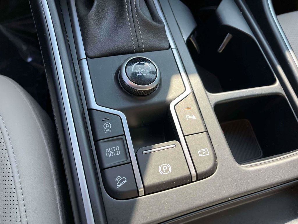 Used 2025 Kia Sorento S w/ Panoramic Sunroof Package FWD image 19