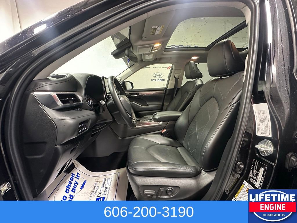 Used 2022 Toyota Highlander Platinum image 13