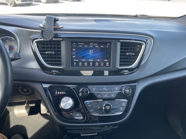 Used 2018 Chrysler Pacifica Touring-L w/ S Appearance Package FWD image 20